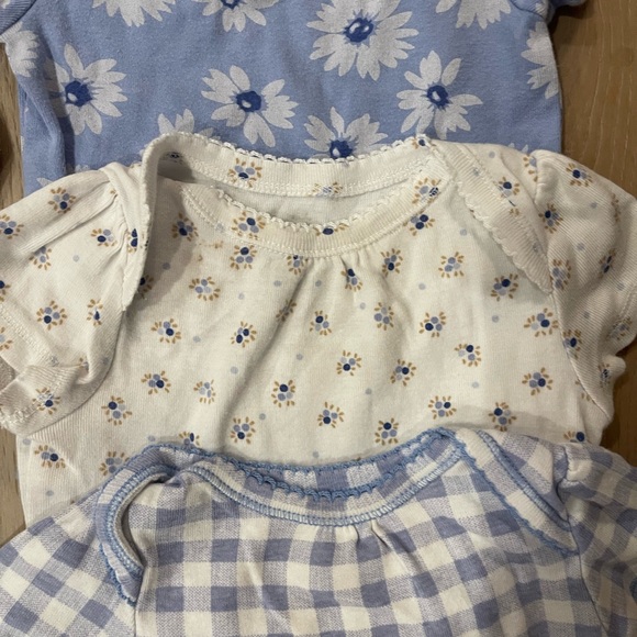 Baby Gap Checkered Sleeper are Bodysuit Bundle - Picture 4 of 5